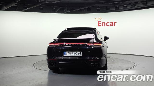 Porsche Panamera  5