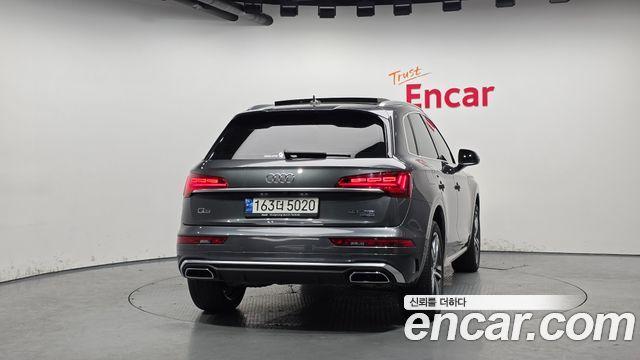 Audi Q5 (FY)  4