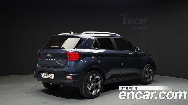 Hyundai Venue  2