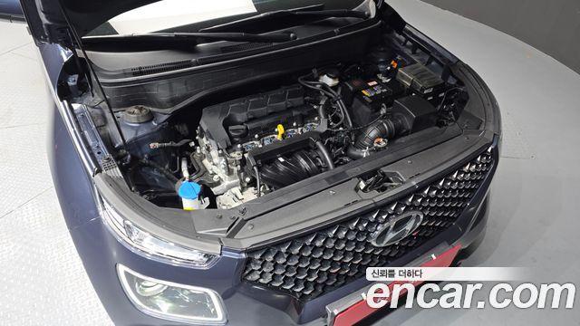 Hyundai Venue  5