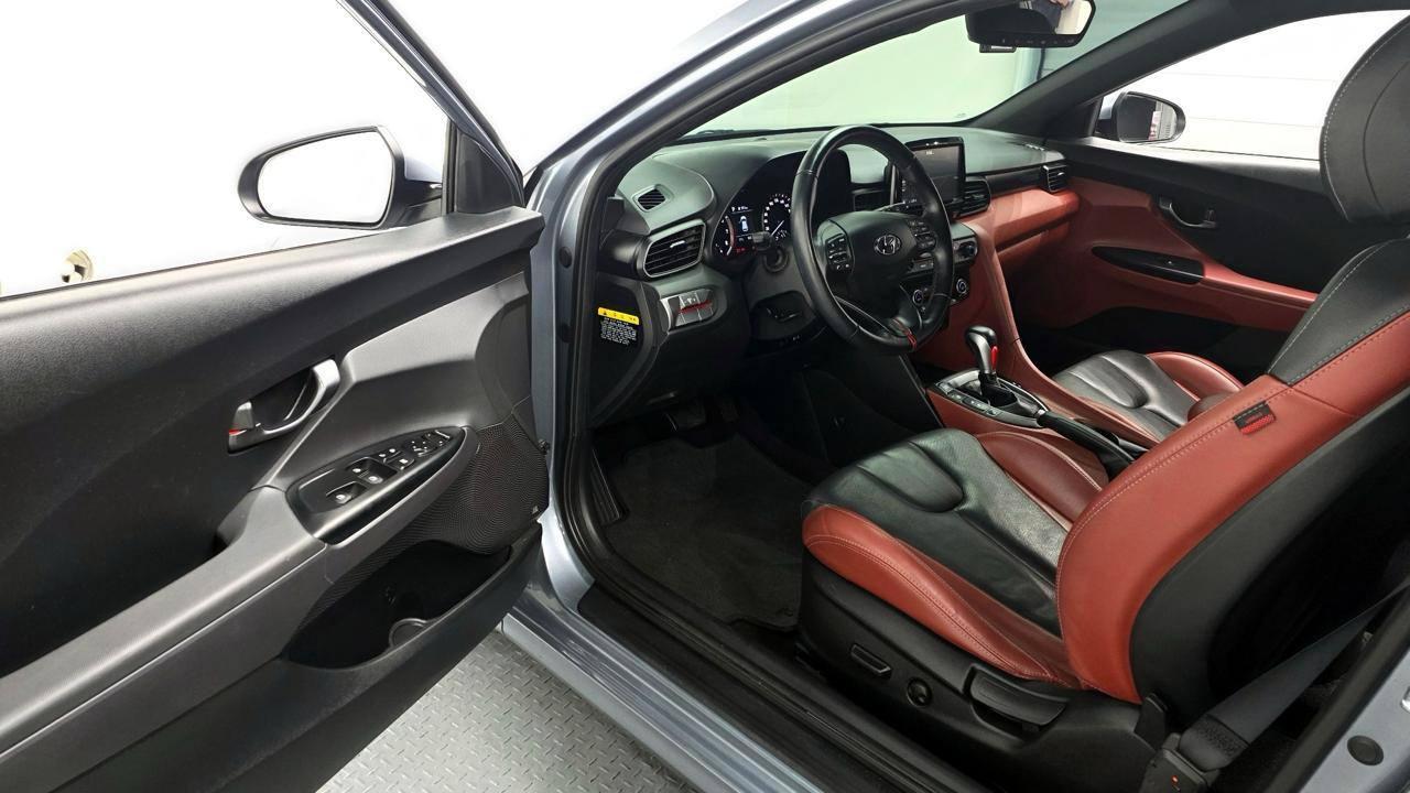 Hyundai Veloster 5