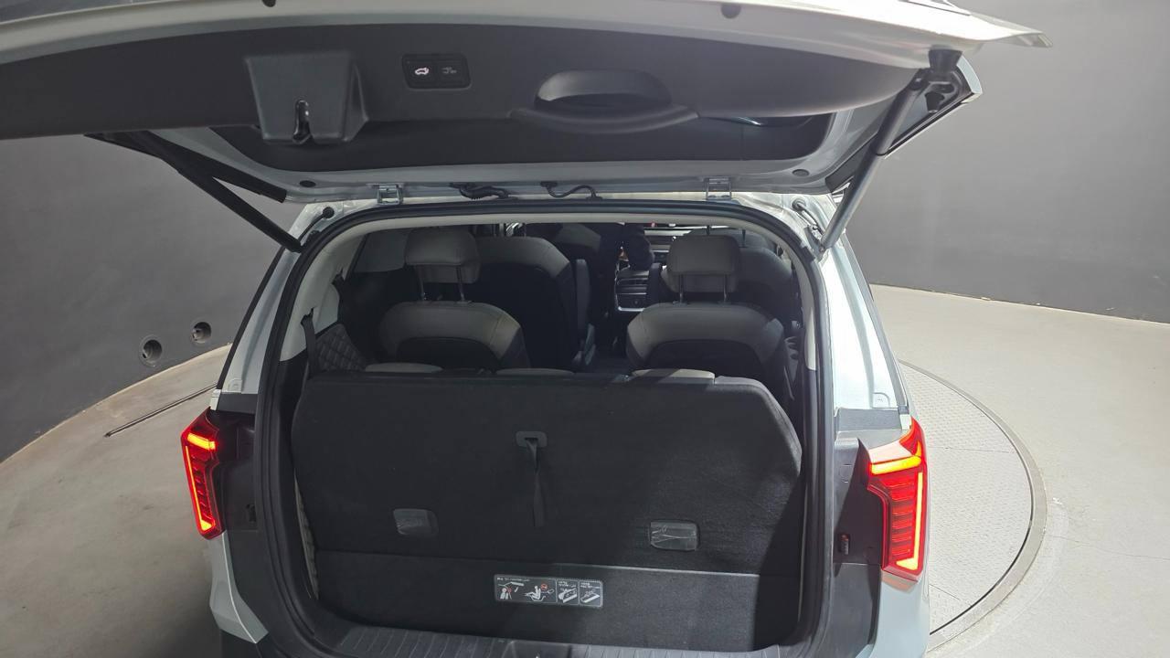  Kia Carnival 3
