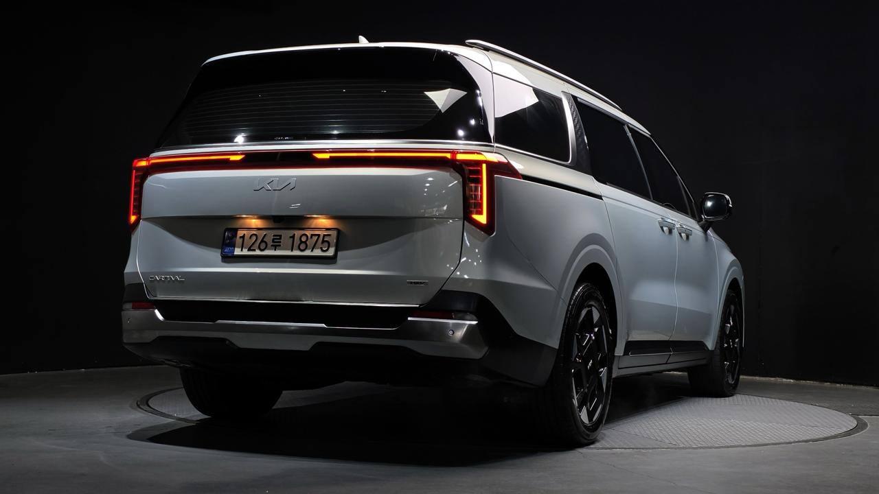  Kia Carnival 2