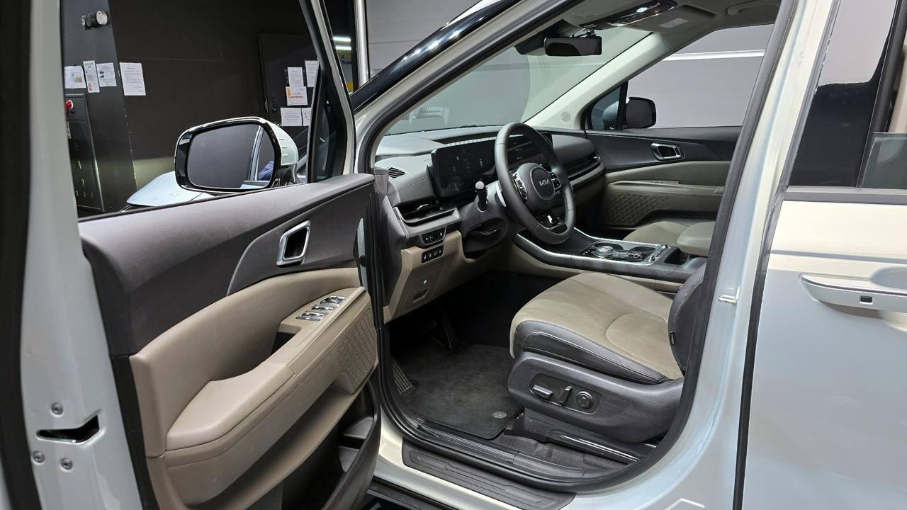  Kia Carnival 5