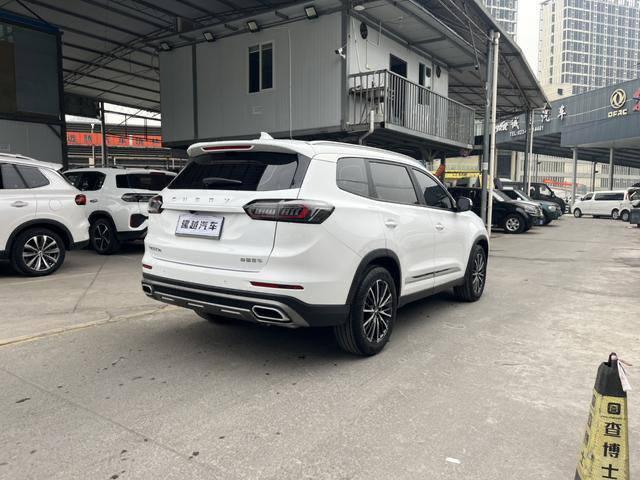 Chery Tiggo 8  3