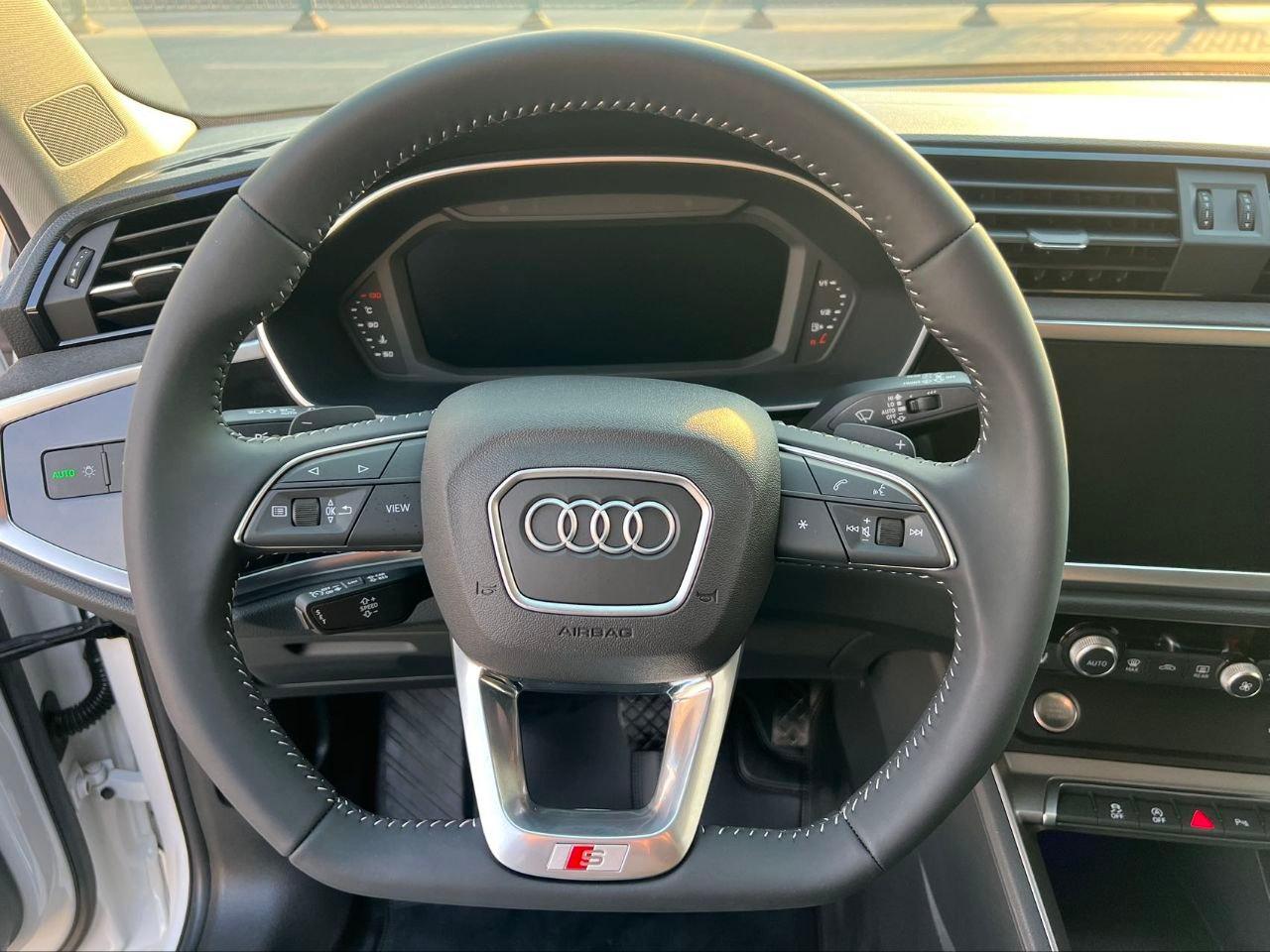  Audi Q3 4