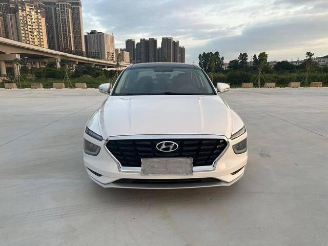Hyundai Mistra  2