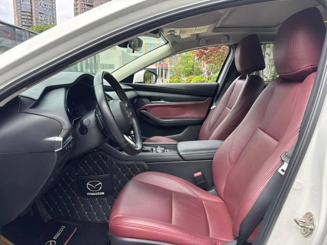 Mazda 3 Axela 5