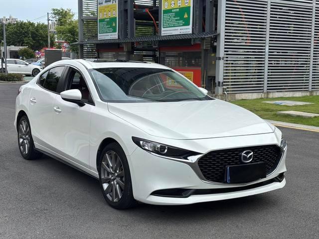 Mazda 3 Axela 3