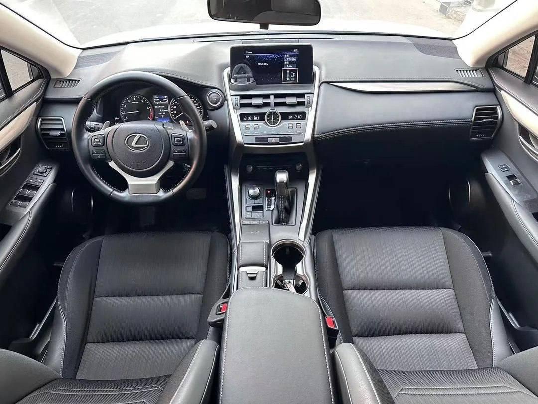  Lexus NX200 4
