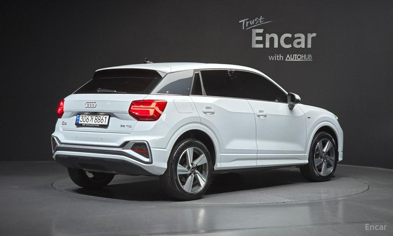 Audi Q2 3