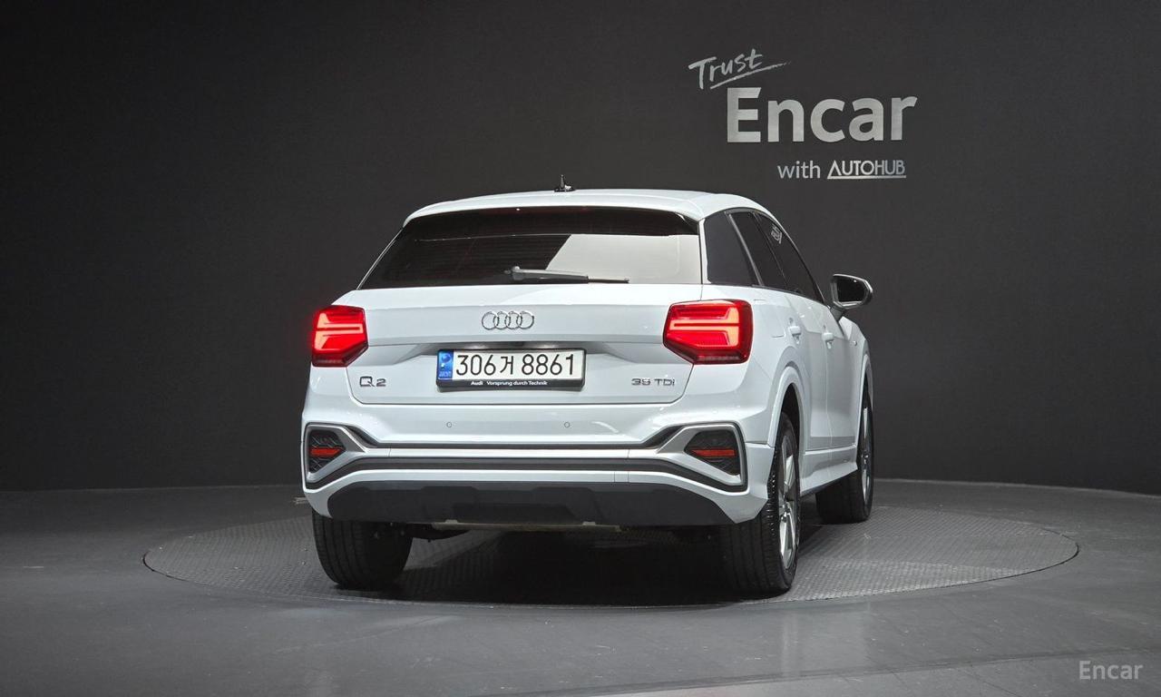 Audi Q2 4