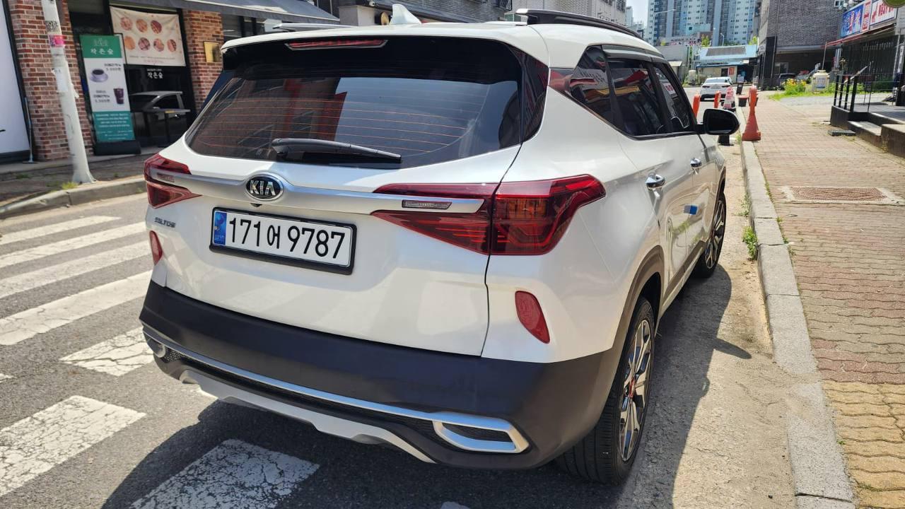 Kia Seltos  4