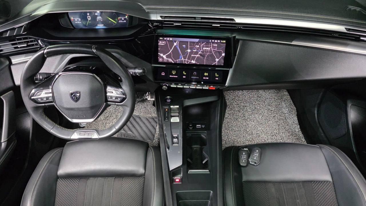 Peugeot 308 5
