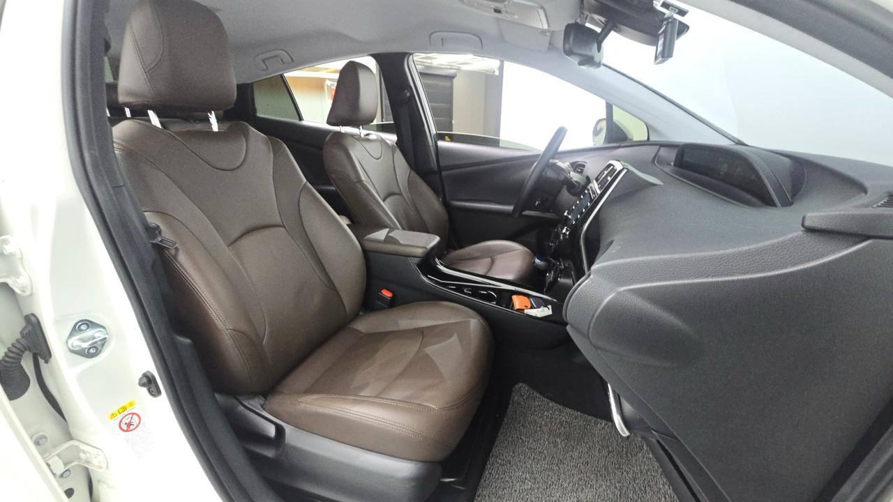  Toyota Prius 4