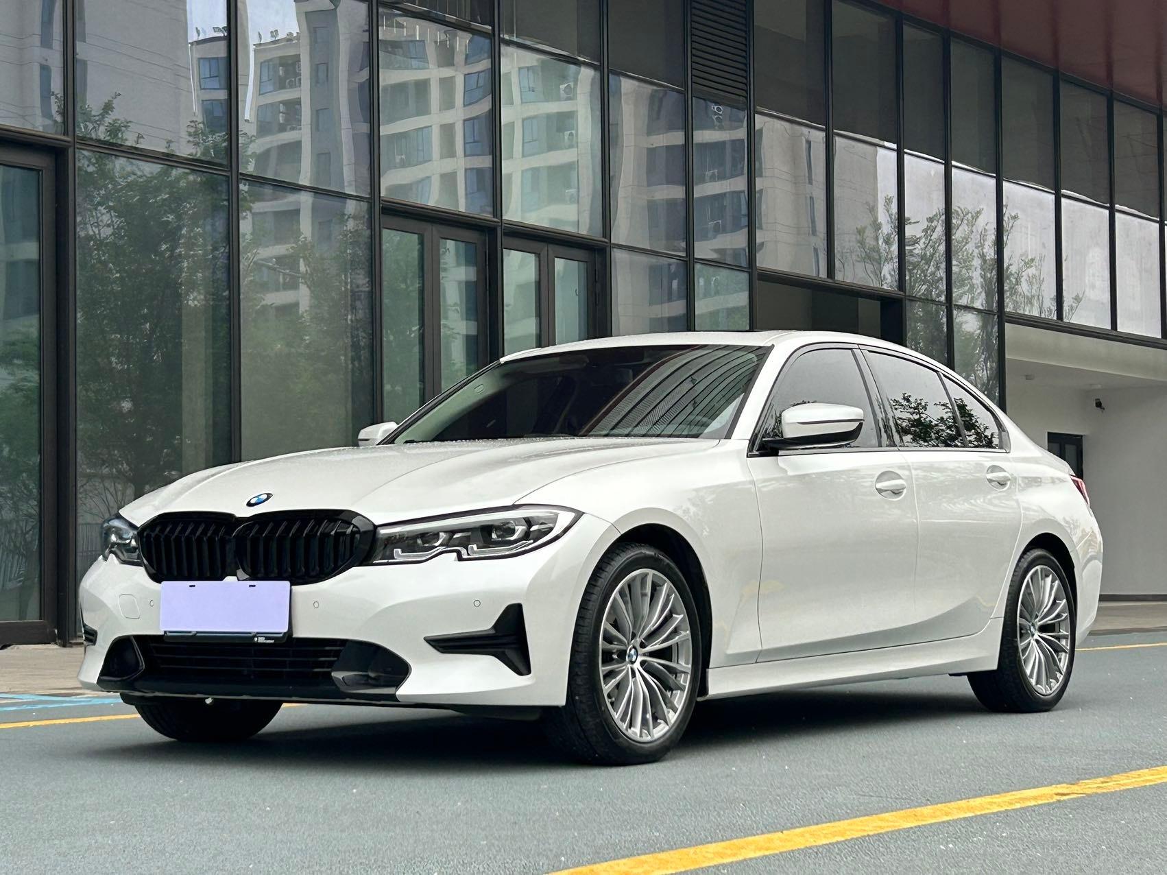 BMW 3 Series 2022 / 320i Sport Package — фото 1